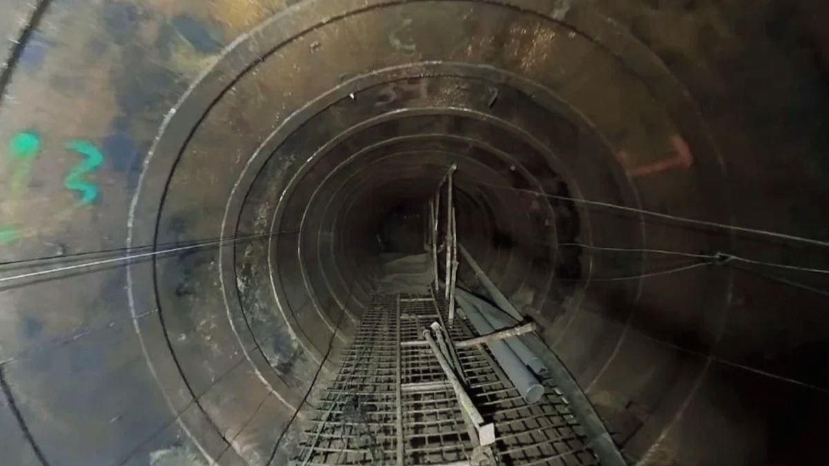 israel-exposes-biggest-hamas-terrorist-tunnel-upto-4-km-long-hidden-in-gazas-erez-crossing